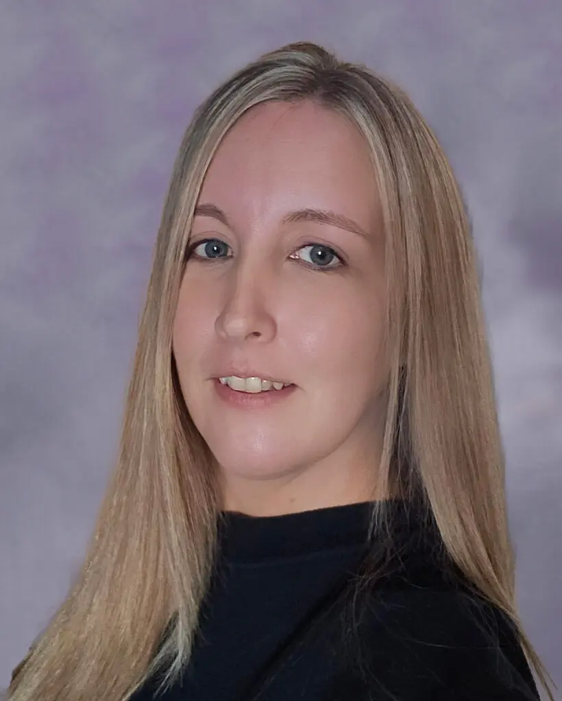 a person with blonde hair